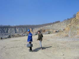 -Gérard and his toolbox….(photo GDQ) (27-03-2004)