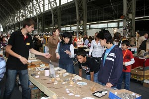 -free distribution booth (08-09-2007)