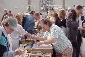 -The free distribution of specimens to beginners was a great success... (14-09-2002)