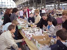 -The free distribution of specimens to beginners was a great success... (14-09-2002)