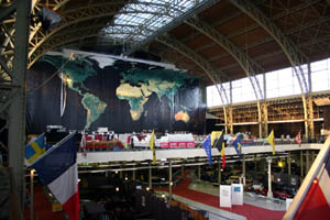 -The Autoworld mezzanine . One sees very well the continental drift and the fault of San Andreas... (10-09-2005)