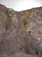 -a fault in the upright folds of the old quarry (23-03-2002)