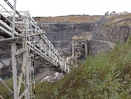 -the hammer mill and the conveyer belt (20-10-2001)